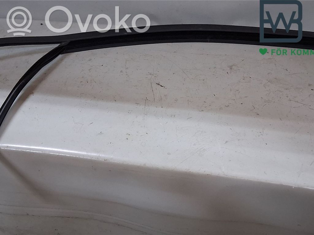 Listwa szyby drzwi przednich   5NA837431D5AP