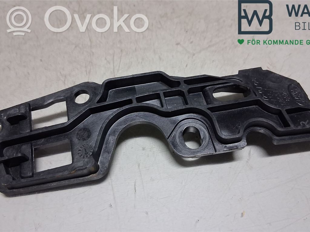 Land Rover Discovery 4 - LR4 Uchwyt / Mocowanie błotnika przedniego 
