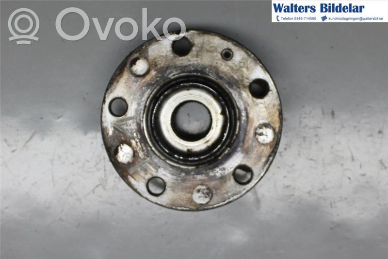 Volkswagen Beetle A5 Fuso a snodo con mozzo ruota anteriore 