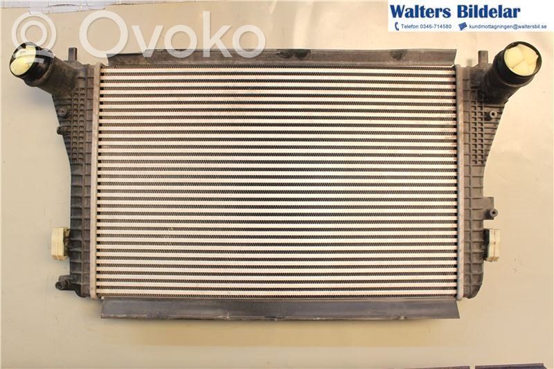 Volkswagen PASSAT B7 Radiatore intercooler 