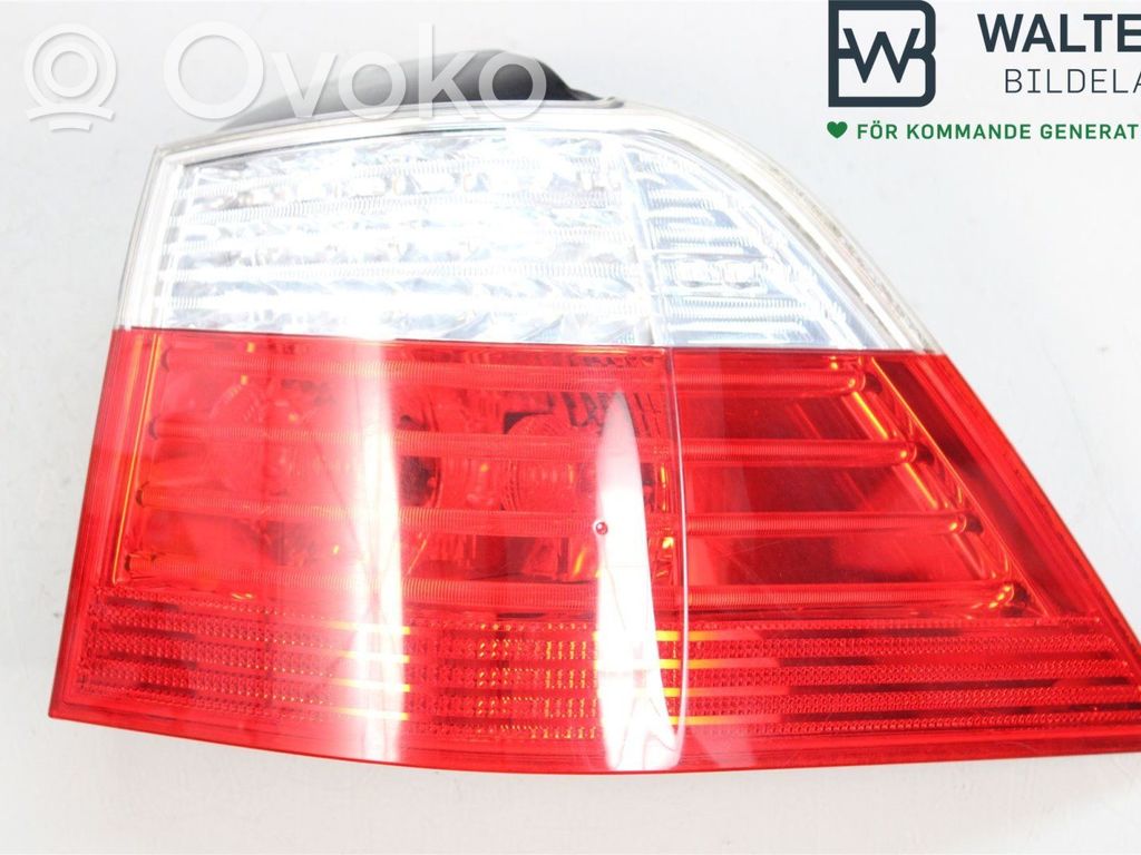 BMW 5 E60 E61 Aizmugurējais lukturis virsbūvē 