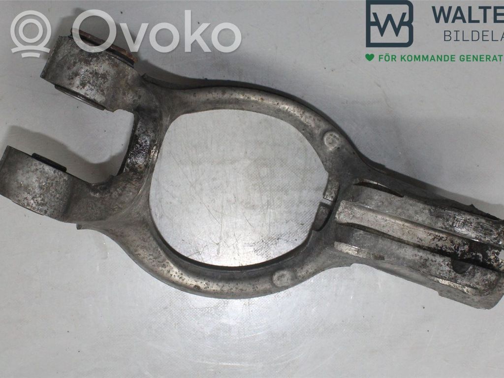 Opel Insignia A Dolny wahacz przedni 