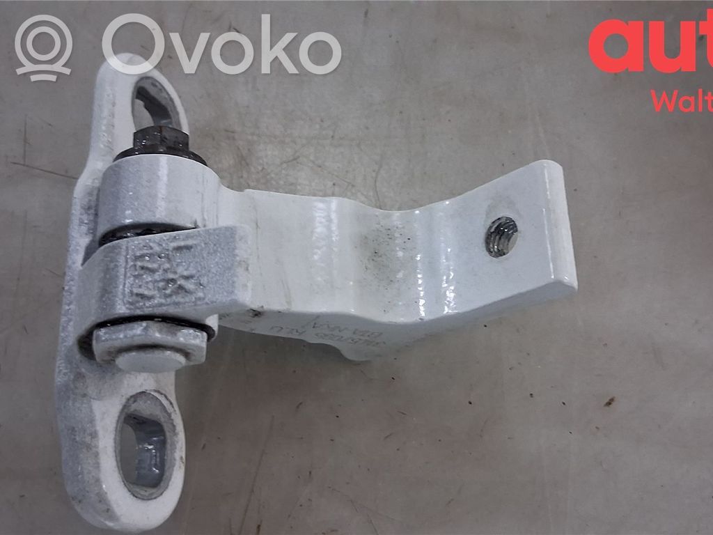 Volvo XC40 Zawias górny drzwi tylnych 