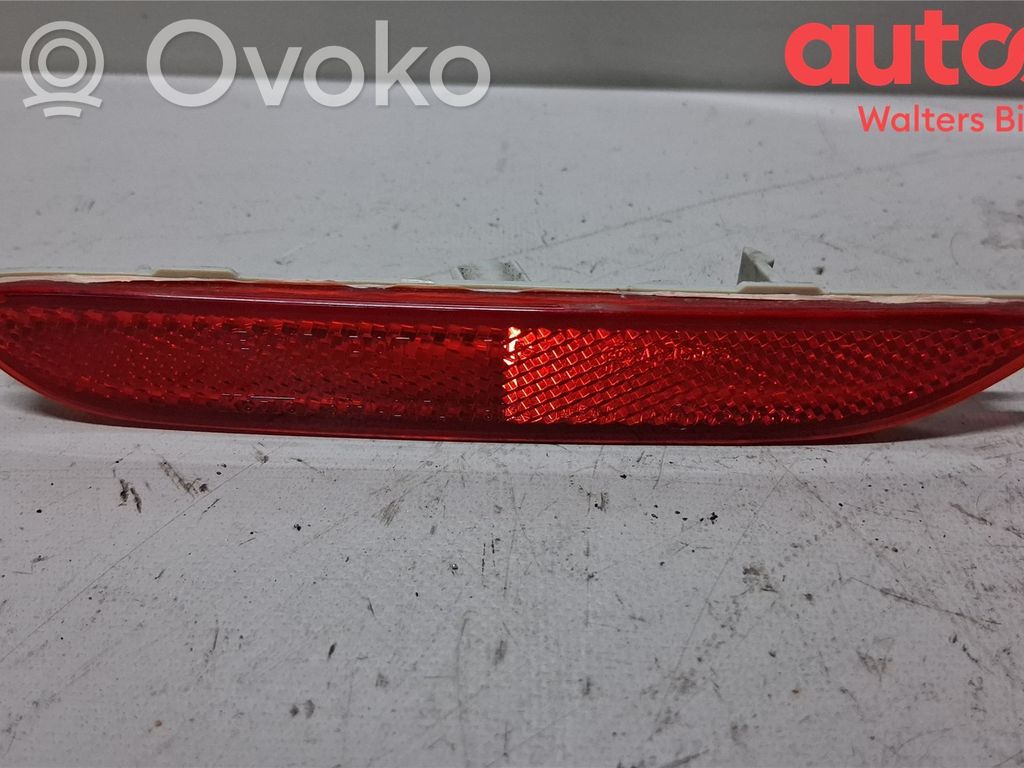 Nissan Qashqai Reflector spate 