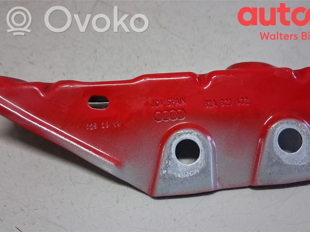 Audi A1 Lokasuojan kannake 