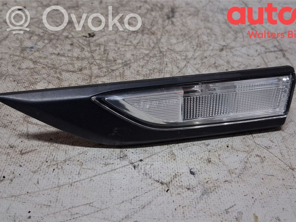 Volkswagen Caddy Kierunkowskaz błotnika przedniego 
