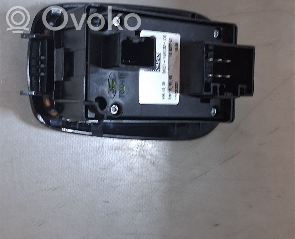 Electric window control switch   2539832,GK2T14A132CB,GK2T14A132CB