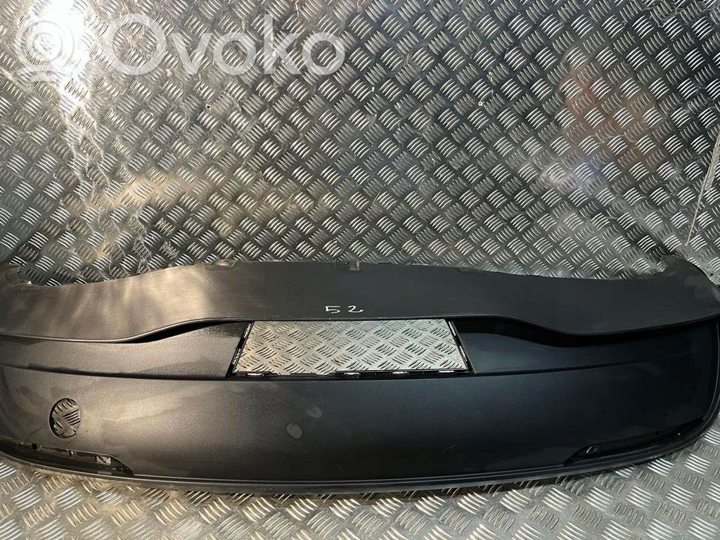 Tesla Model Y Apakšējā bampera daļa 