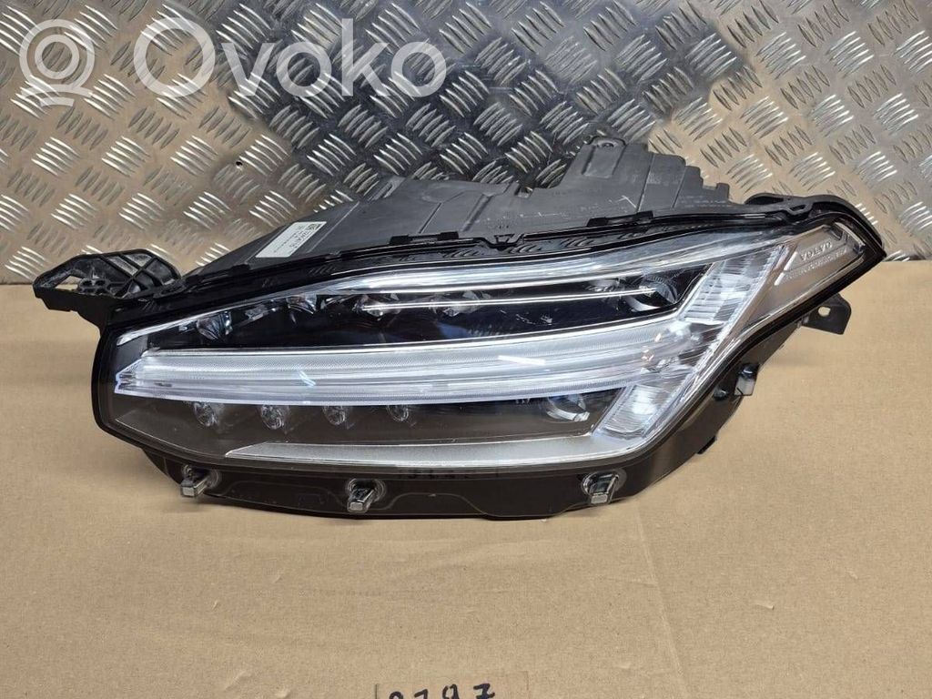 Volvo XC90 Scheinwerfer 