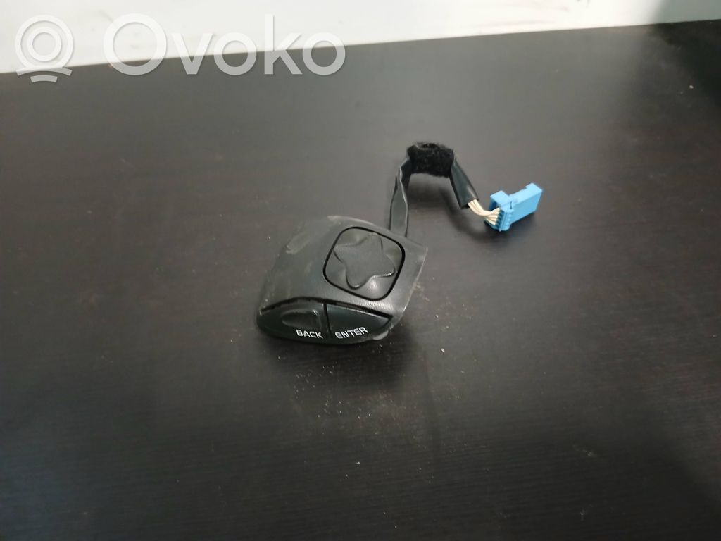 Volvo V70 Pulsanti/interruttori sul volante 