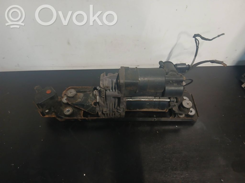 Air suspension compressor/pump   6769082