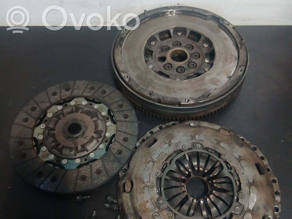 Volvo V70 Sankabos komplektas 