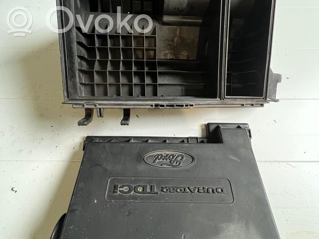 Ford Transit Air filter box 