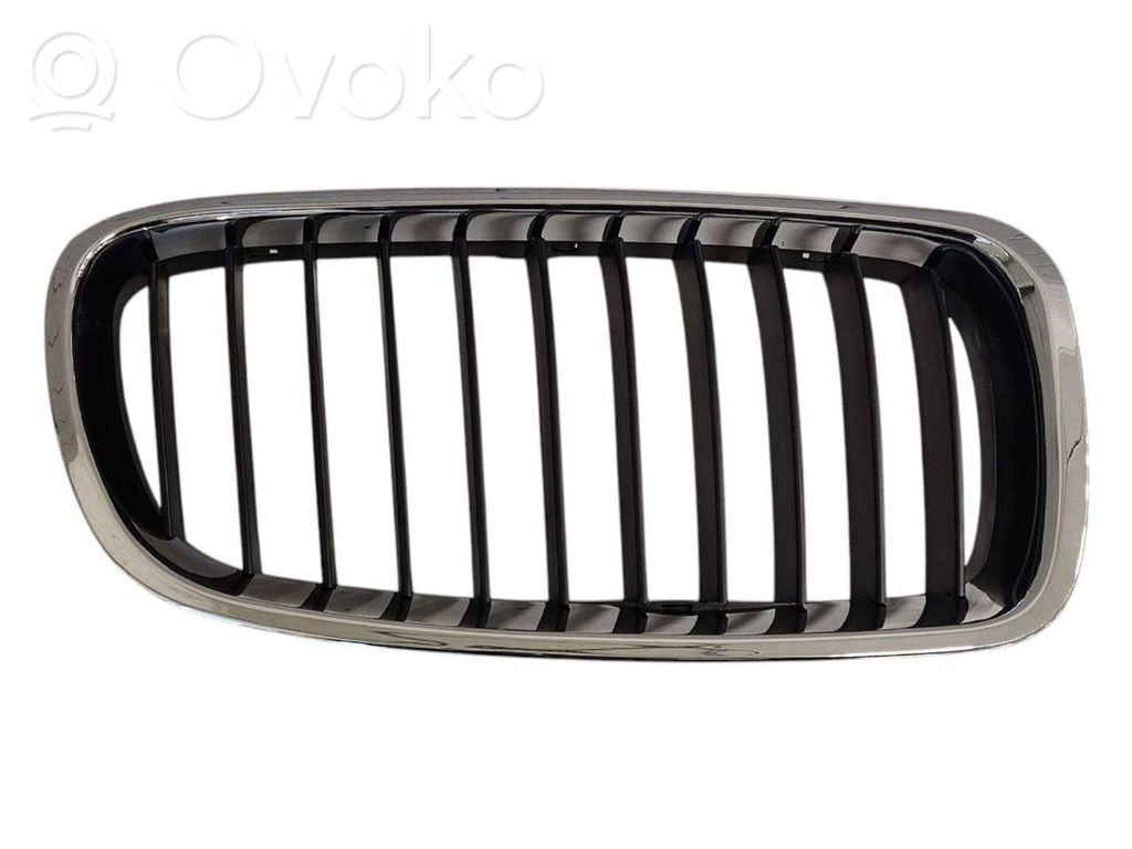 BMW 3 F30 F35 F31 Grotelės viršutinės 