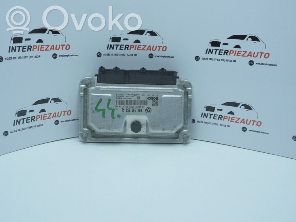 Volkswagen Touran II Engine control unit/module 