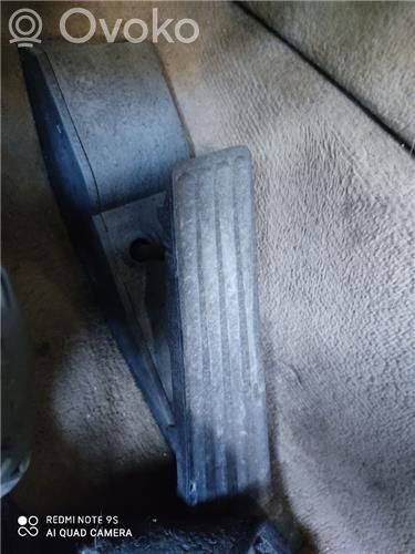 Accelerator throttle pedal