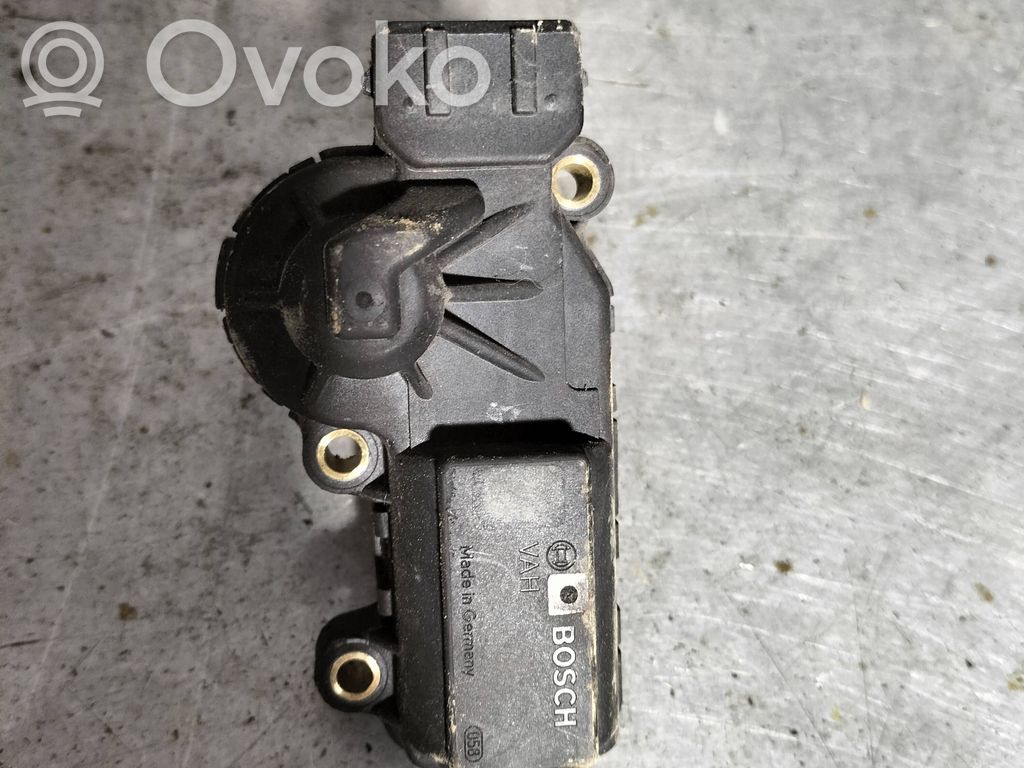 Audi A4 S4 B5 8D Karbiuratoriaus/ mono įpurškimo padas 