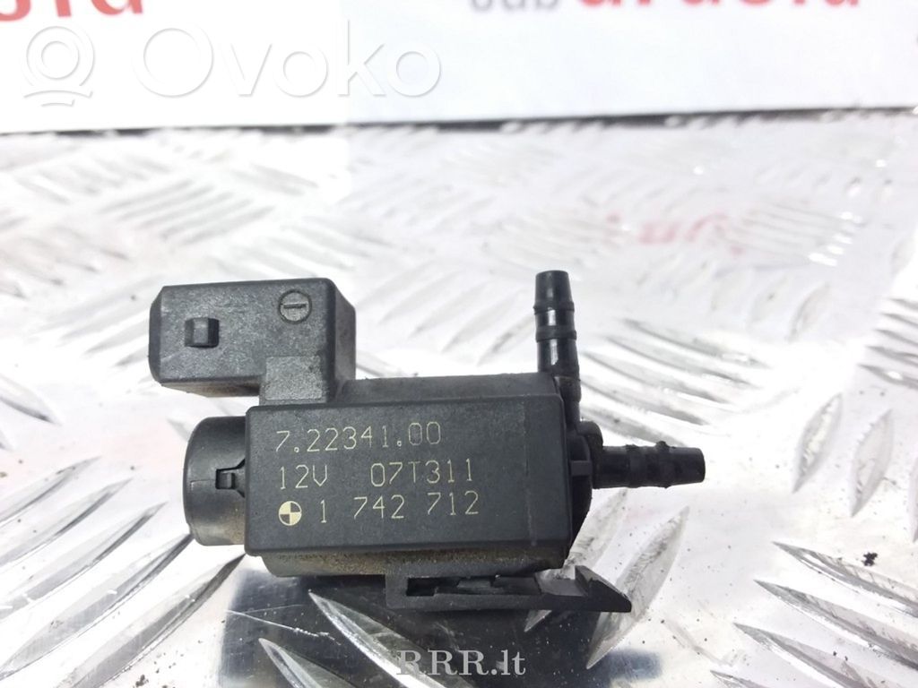 Vacuum valve   1742712