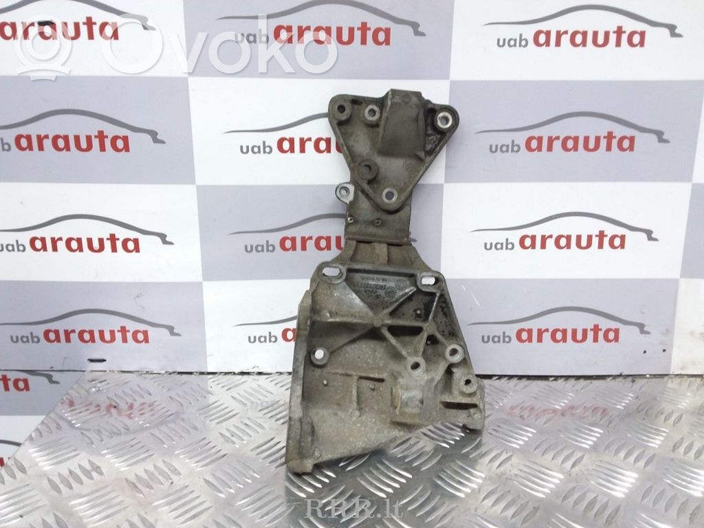 Volvo S80 Soporte del alternador 