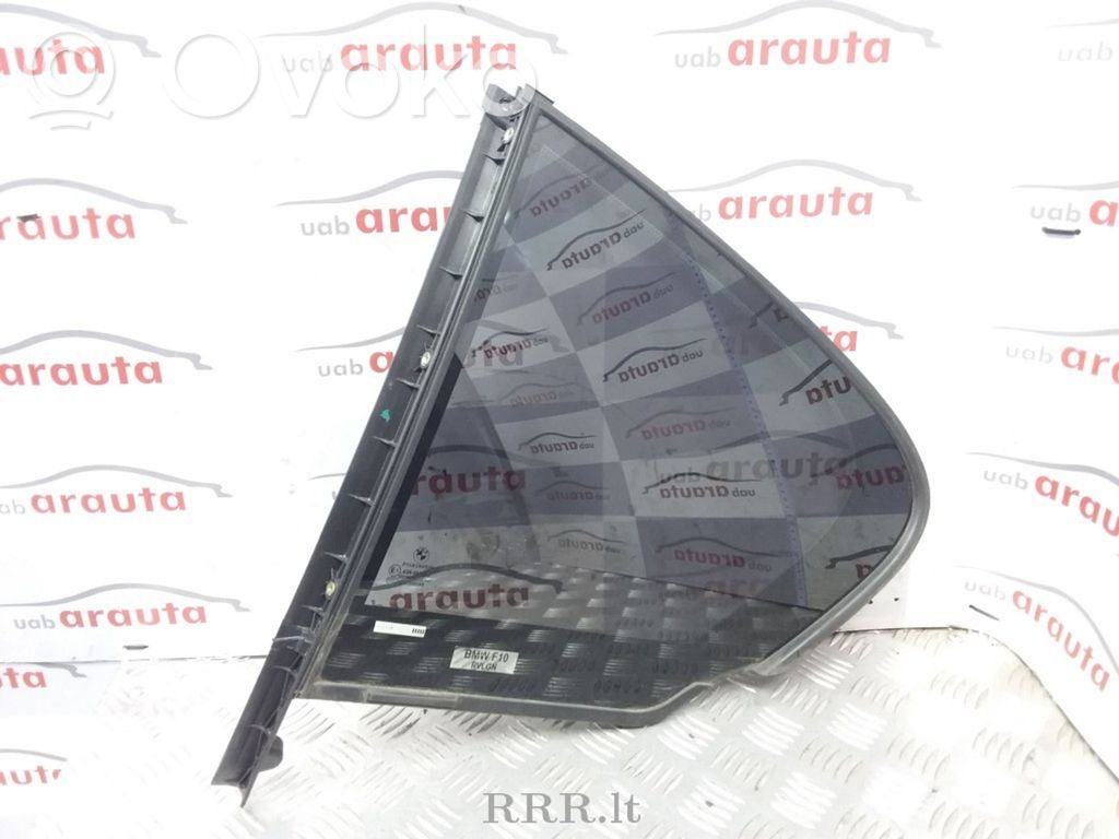 BMW M5 Ventanilla de ventilación de la puerta trasera 