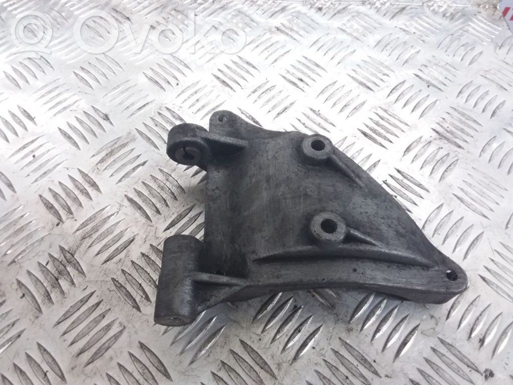 A/C compressor mount bracket   059260885E