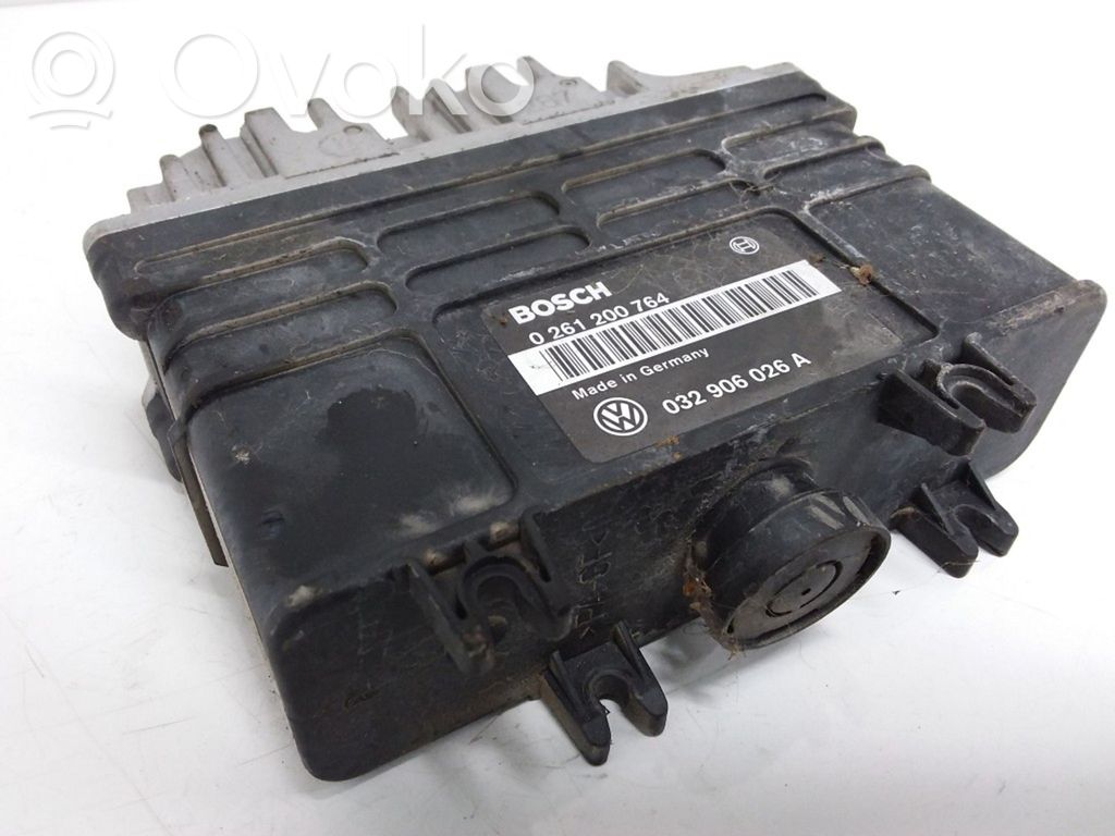 Volkswagen Golf III Engine control unit/module 