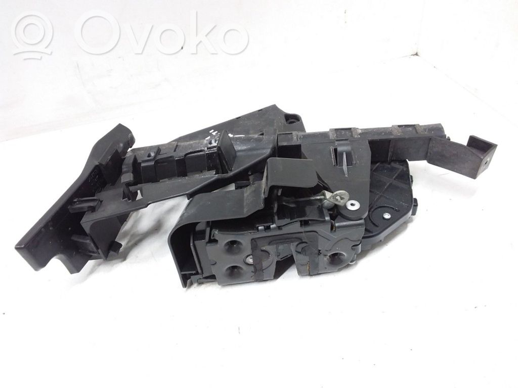 Ford C-MAX I Cerradura de puerta trasera 