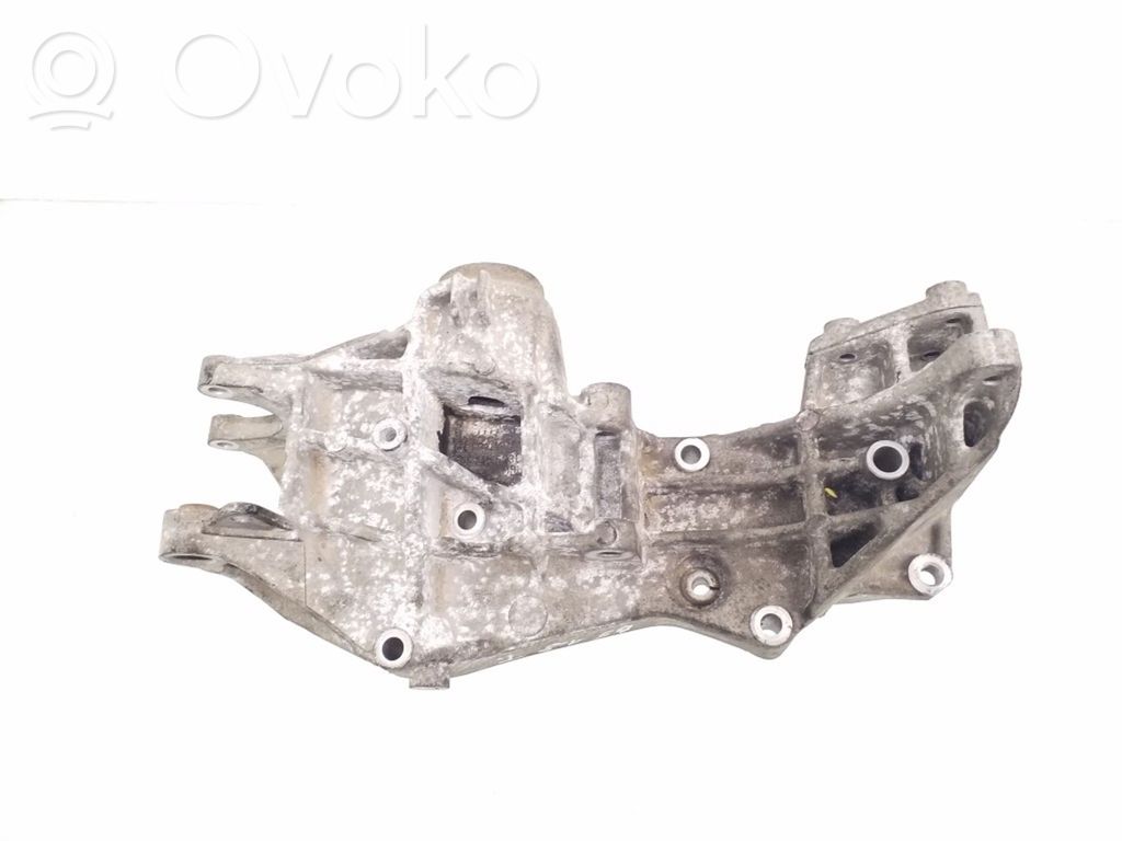 Volkswagen PASSAT B5 Generator/alternator bracket 
