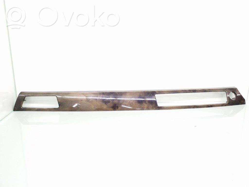 BMW 3 E92 E93 Kojelaudan hansikaslokeron lista 