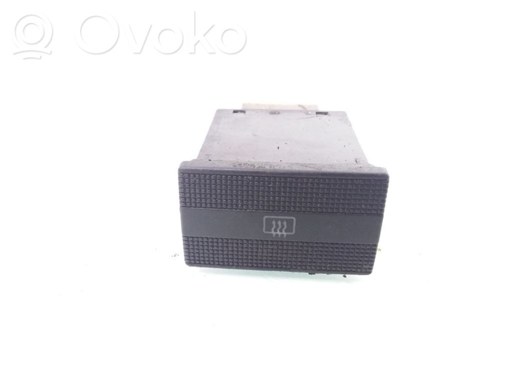 Volkswagen PASSAT B4 Windscreen/window heater switch 