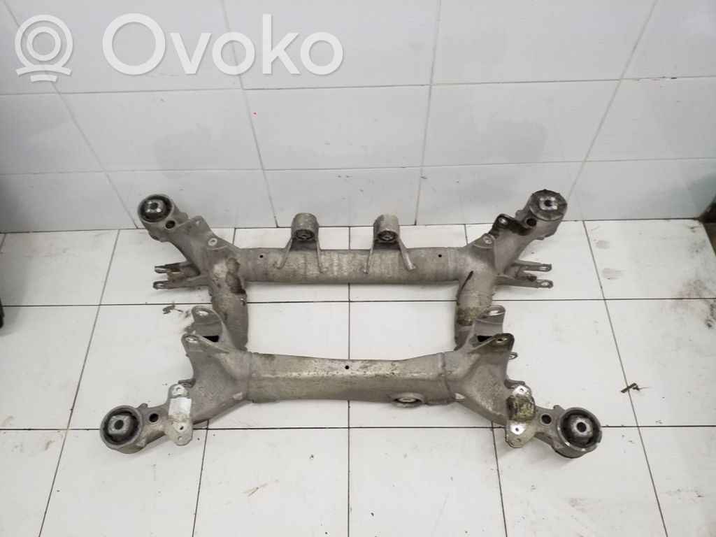 BMW 5 E60 E61 Galinis traversas 