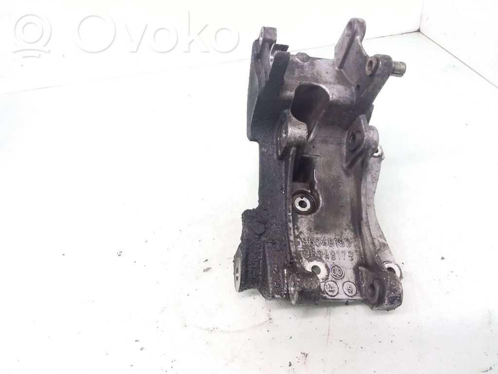 Citroen Xsara Picasso Generator/alternator bracket 