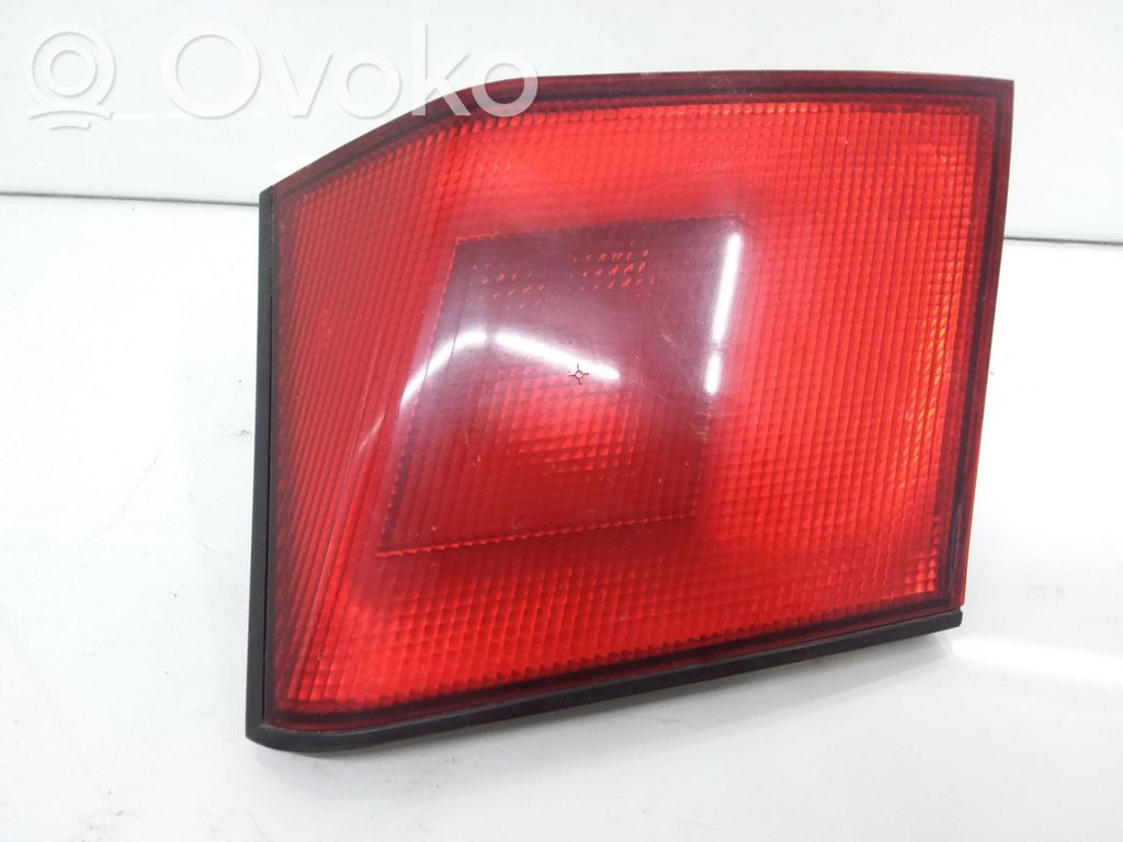 Mitsubishi Carisma Lampy tylnej klapy bagażnika 
