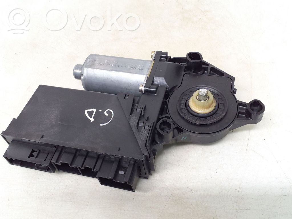 Audi A4 S4 B6 8E 8H Silniczek podnoszenia szyby drzwi tylnych 
