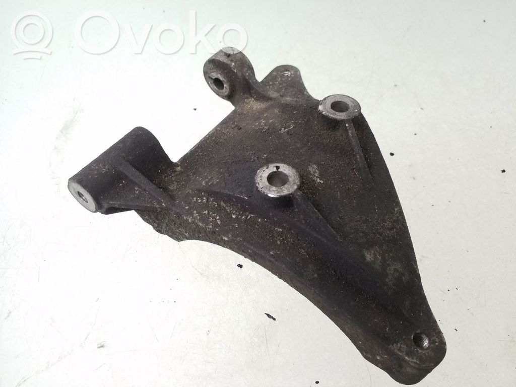 Volkswagen PASSAT B5.5 A/C compressor mount bracket 
