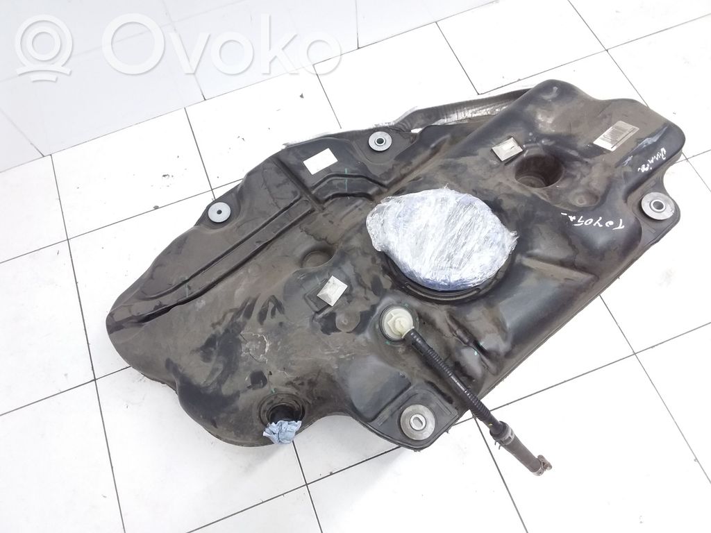 Toyota Auris E180 Polttoainesäiliö 