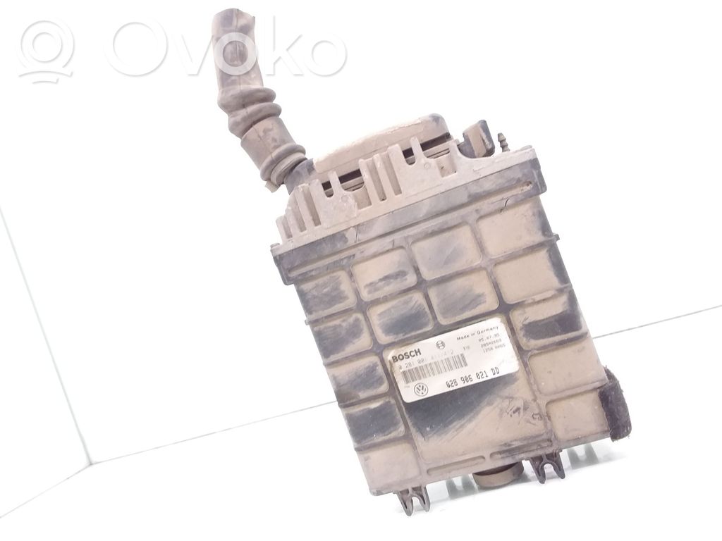 Volkswagen PASSAT B4 Engine control unit/module 