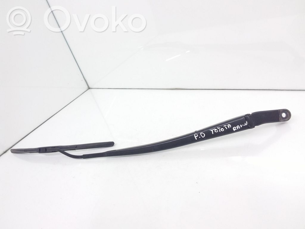 Toyota RAV 4 (XA30) Front wiper blade arm 