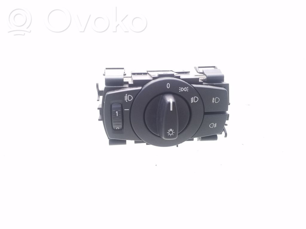 Light switch   6932794