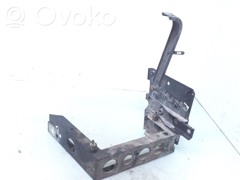 Audi A8 S8 D2 4D Fender mounting bracket 