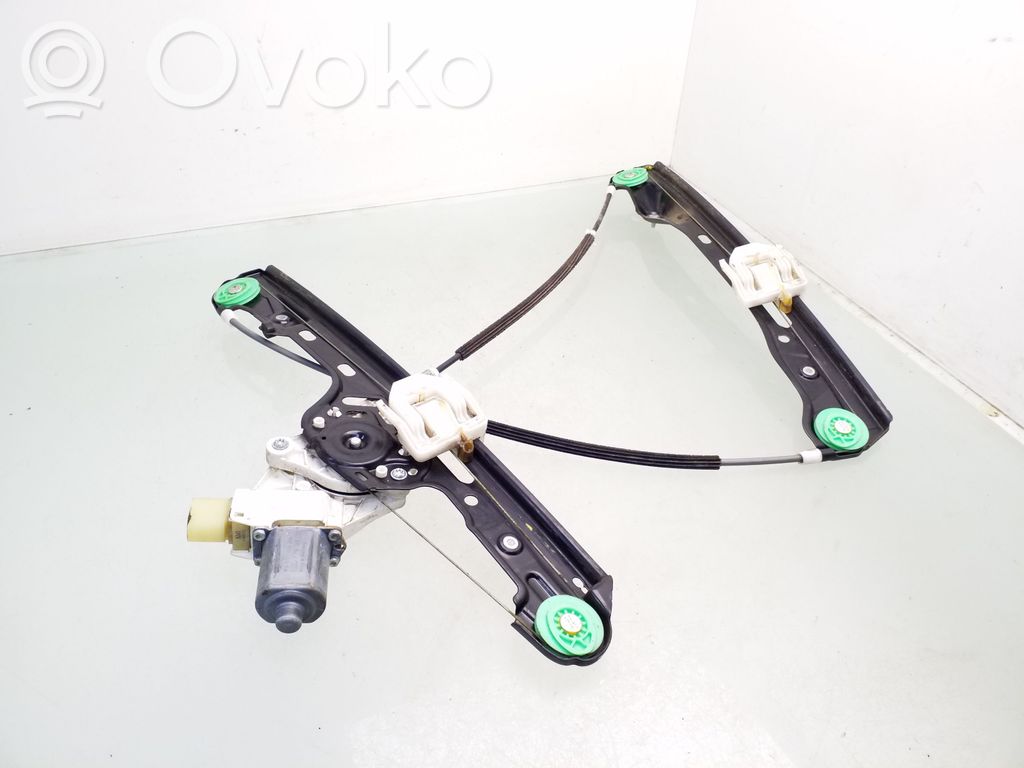 BMW 1 E81 E87 Front door window regulator with motor 