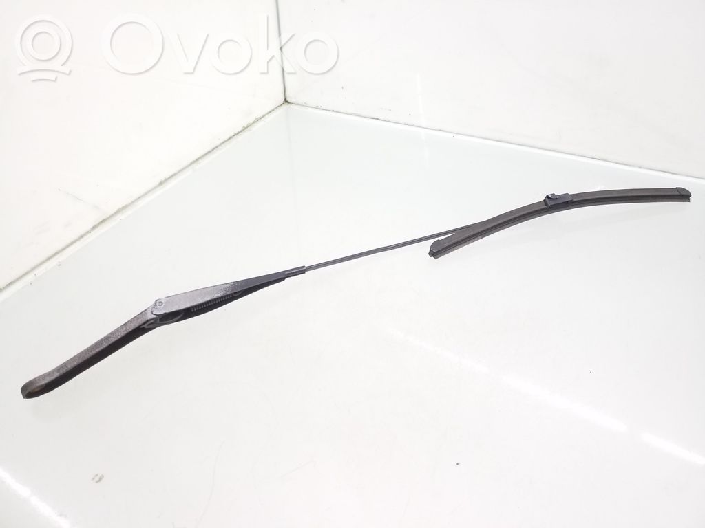 Ford Focus Front wiper blade arm 