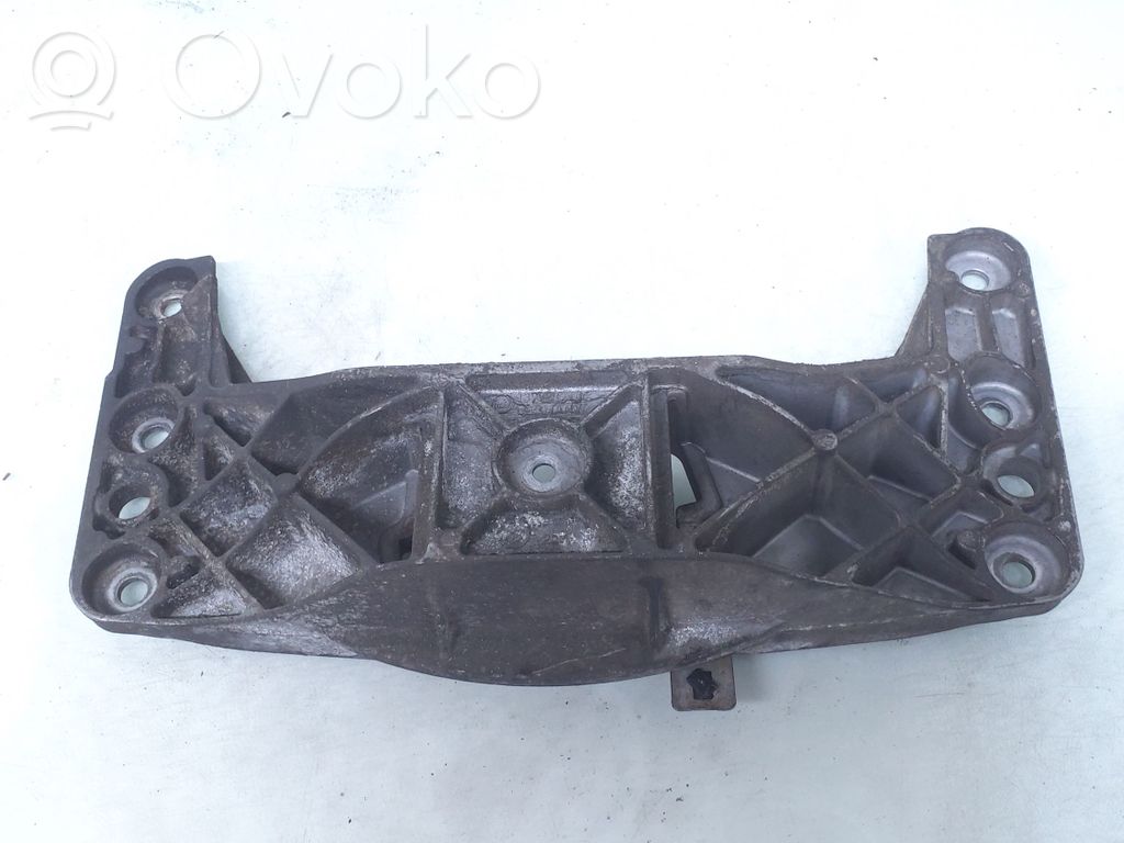 BMW 5 E60 E61 Pārnesumkārbas stiprinājuma kronšteins 