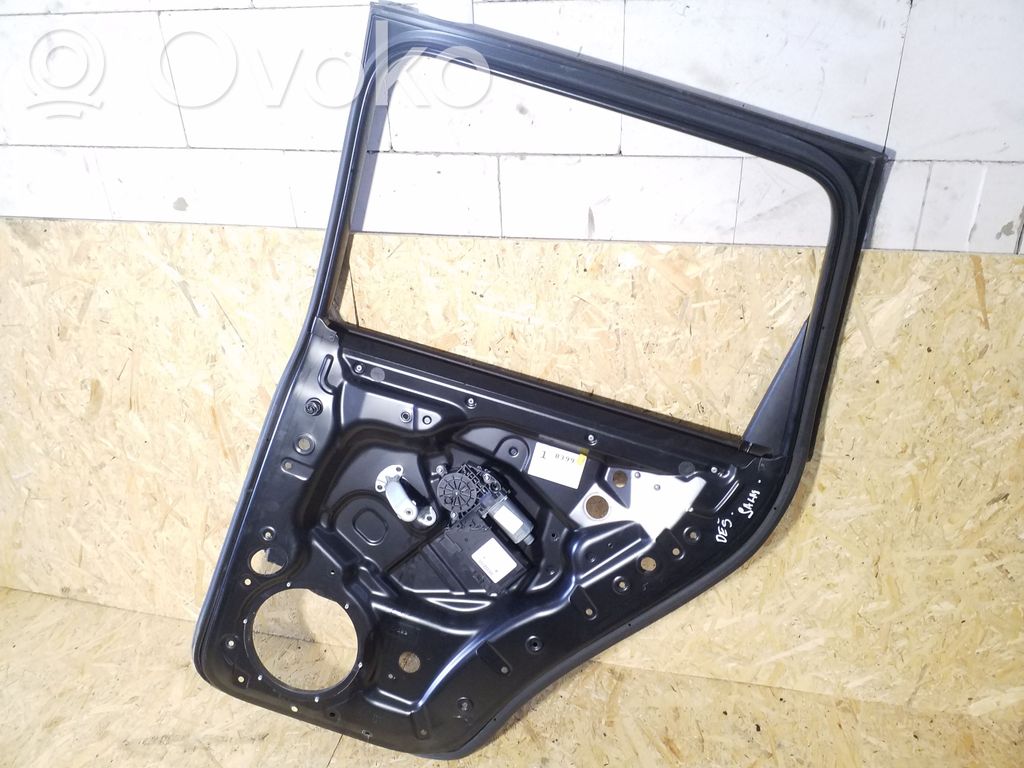 Elektryczny podnośnik szyby drzwi tylnych   7L6839730A,7L0959705B,3D0959794C