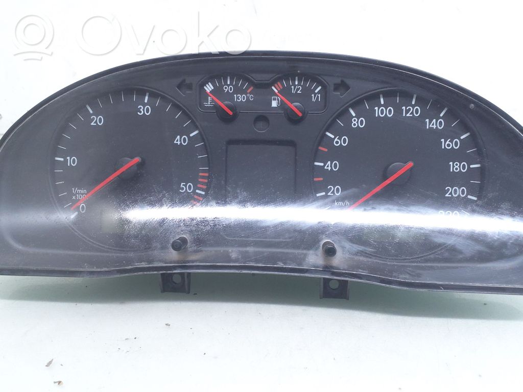 Volkswagen PASSAT B5 Tachimetro (quadro strumenti)