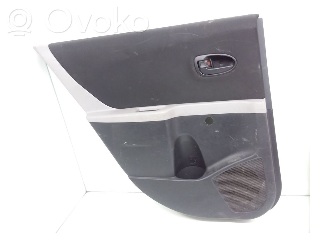 Toyota Yaris Обшивка задней двери