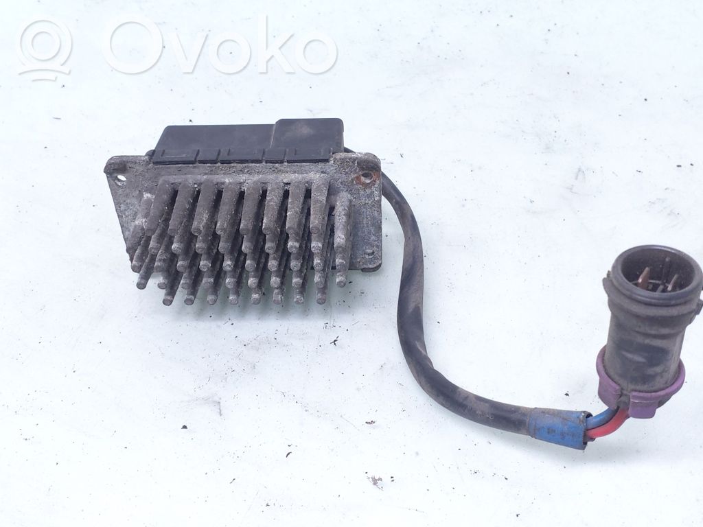 Audi A8 S8 D2 4D Rezystor / Opornik dmuchawy nawiewu 