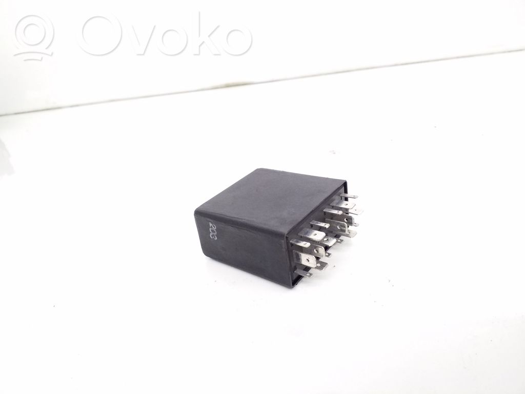 Audi A6 S6 C5 4B Light relay 