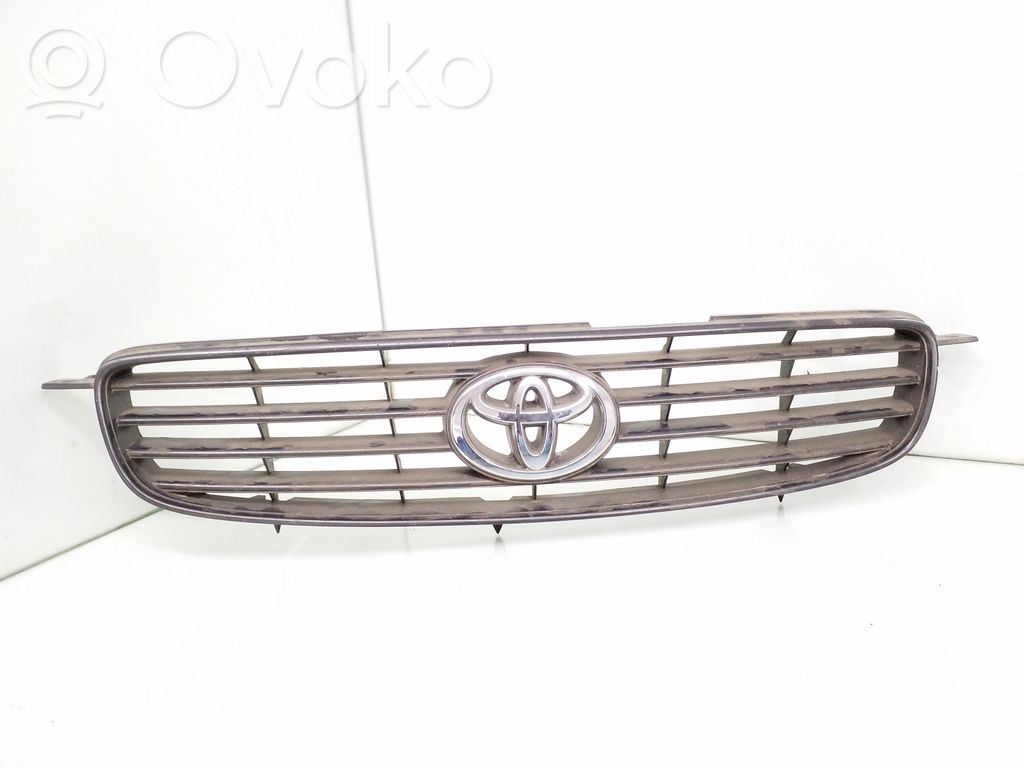 Toyota Corolla E110 Etupuskurin ylempi jäähdytinsäleikkö 