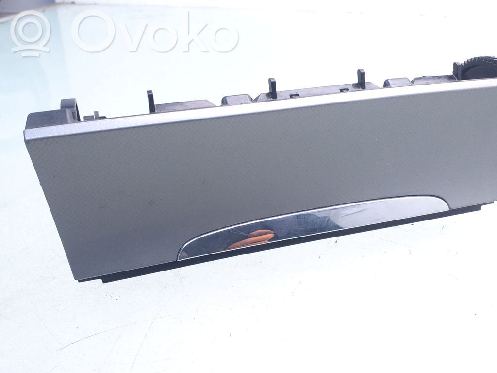 Posacenere (anteriore)   3C0863284A,3C0857961A